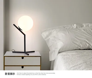 Proste kreatywne lampy stołowe ze szklaną kulą do sypialni