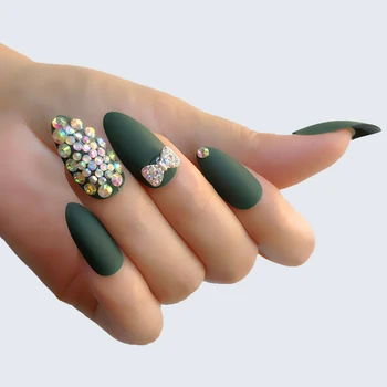 24 szt. zielone sztuczne paznokcie długie spiczaste fałszywych paznokcie na zamówienie z Kryształkami trumny matowe press-gwoździe luksusowa moda osobowość